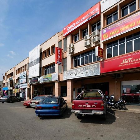 Oyo 89759 Gold Jerantut Hotel Exterior photo